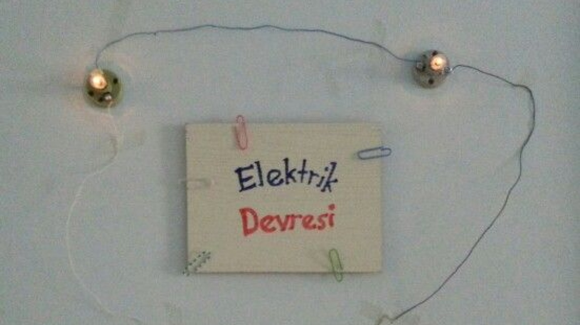 4-D SINIFI BASİT ELEKTRİK DEVRESİ KURUYOR